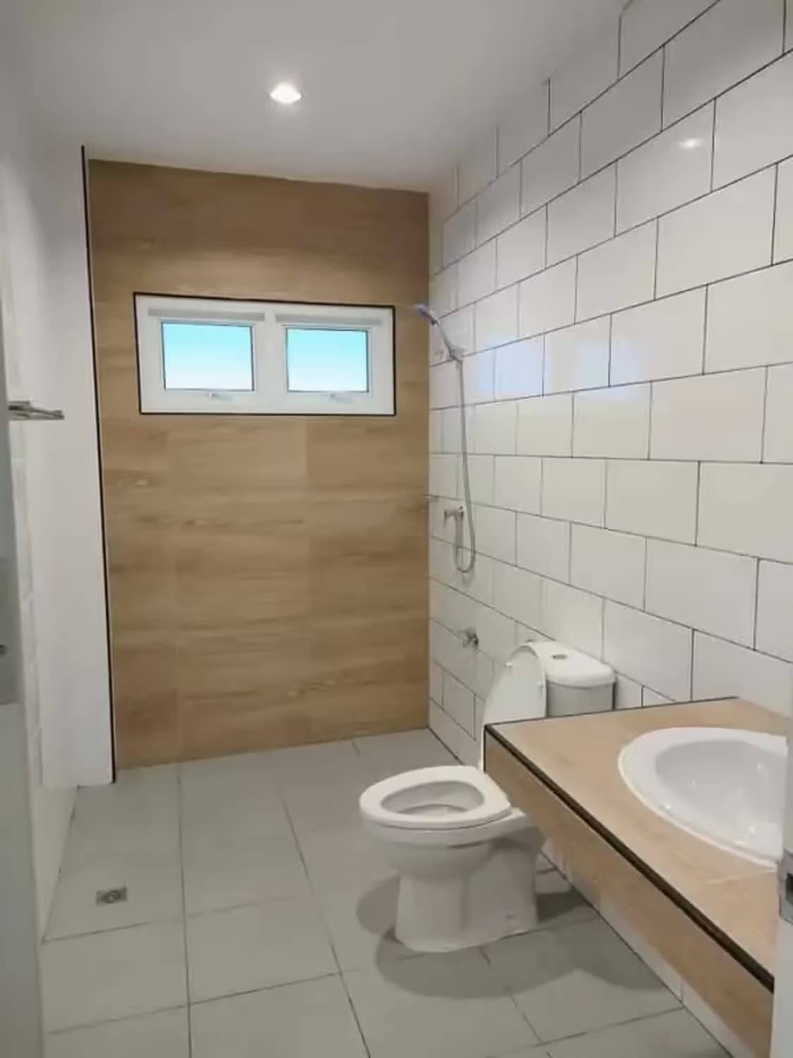 4 Bedroom House - Image 7