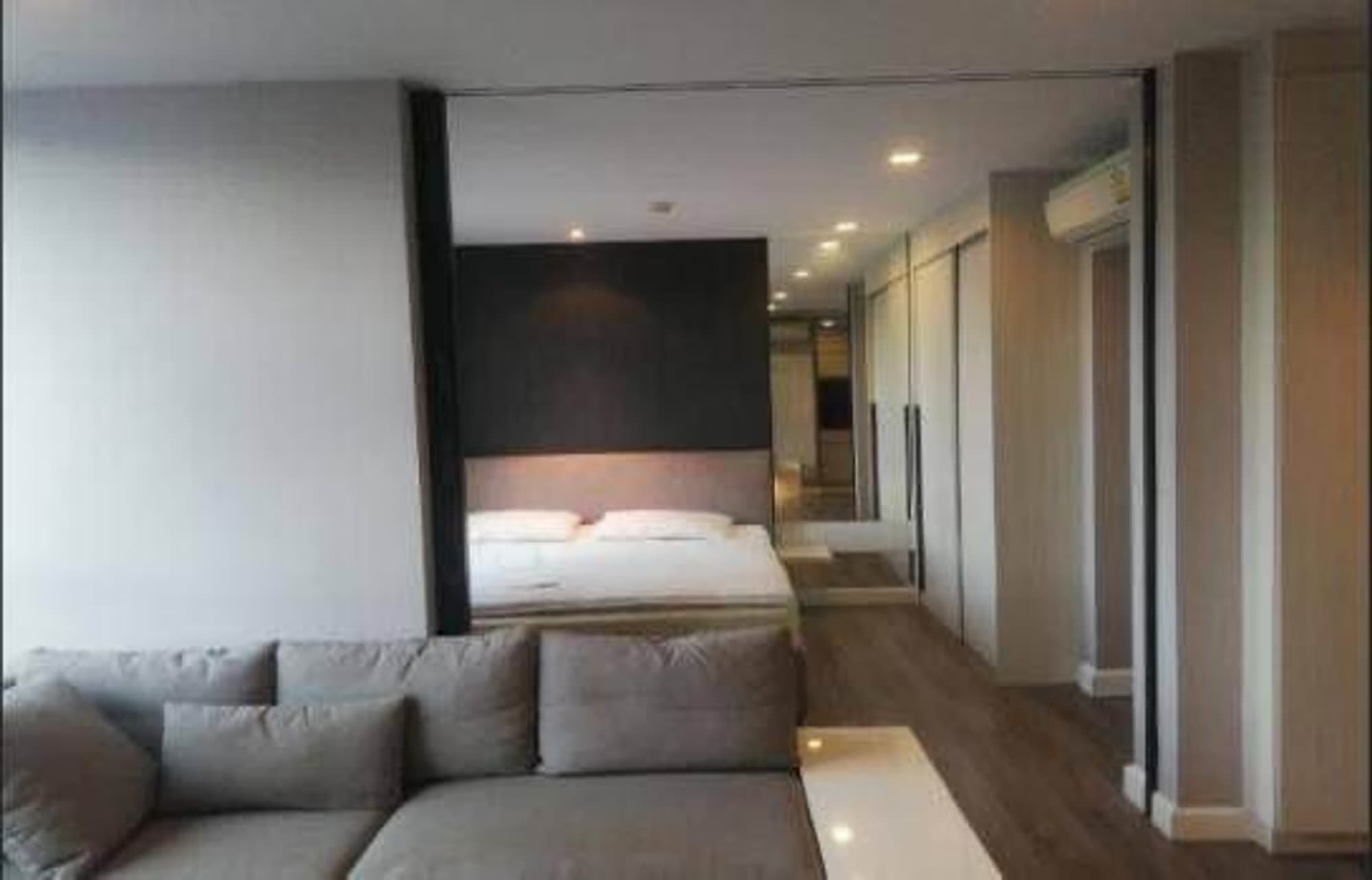 Condo for Rent at The Room Sukhumvit 40 - Image 6