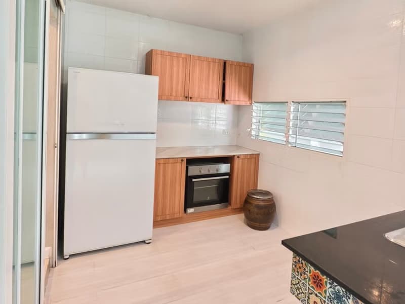 5 Bed House for Rent and Sale in Bang Kapi