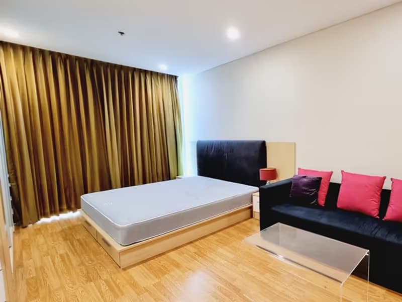 Le Luk Condominium