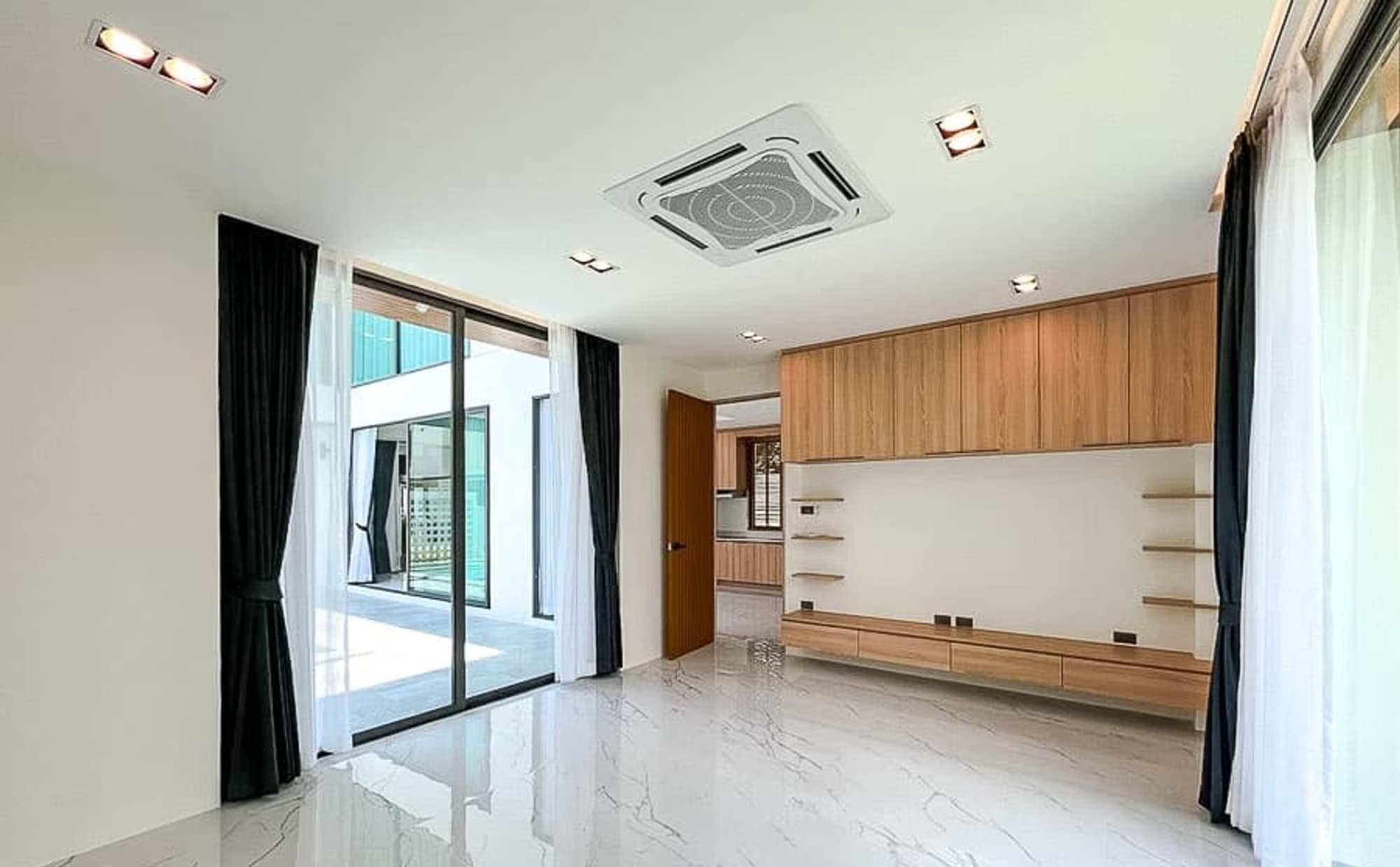 3 Bedroom House - Image 7