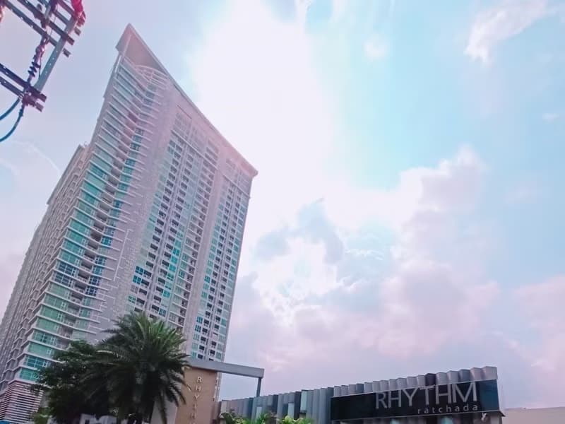 1 Bed Condo for Rent in Huai Khwang