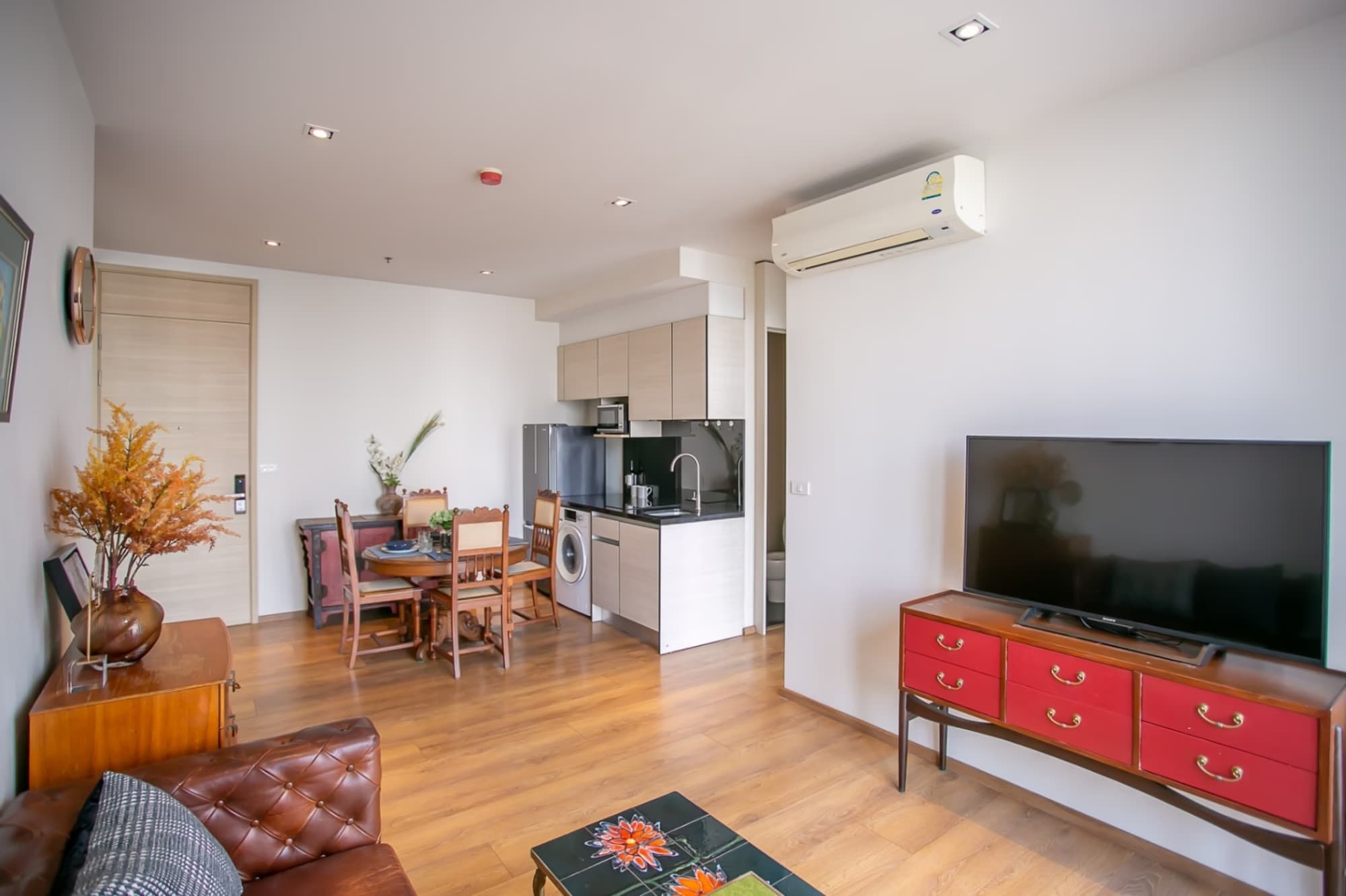 2 Bed Condo for Rent in Khlong Toei - Image 2