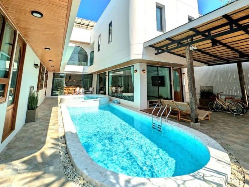 7 Bed House for Sale in Doi Saket District
