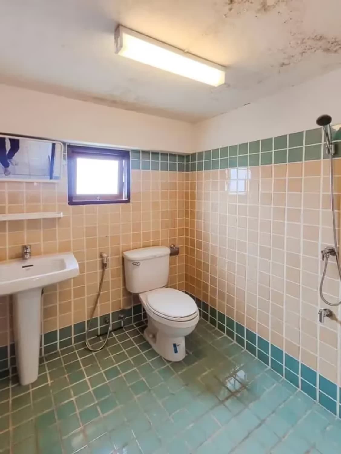 2 Bedroom House - Image 2