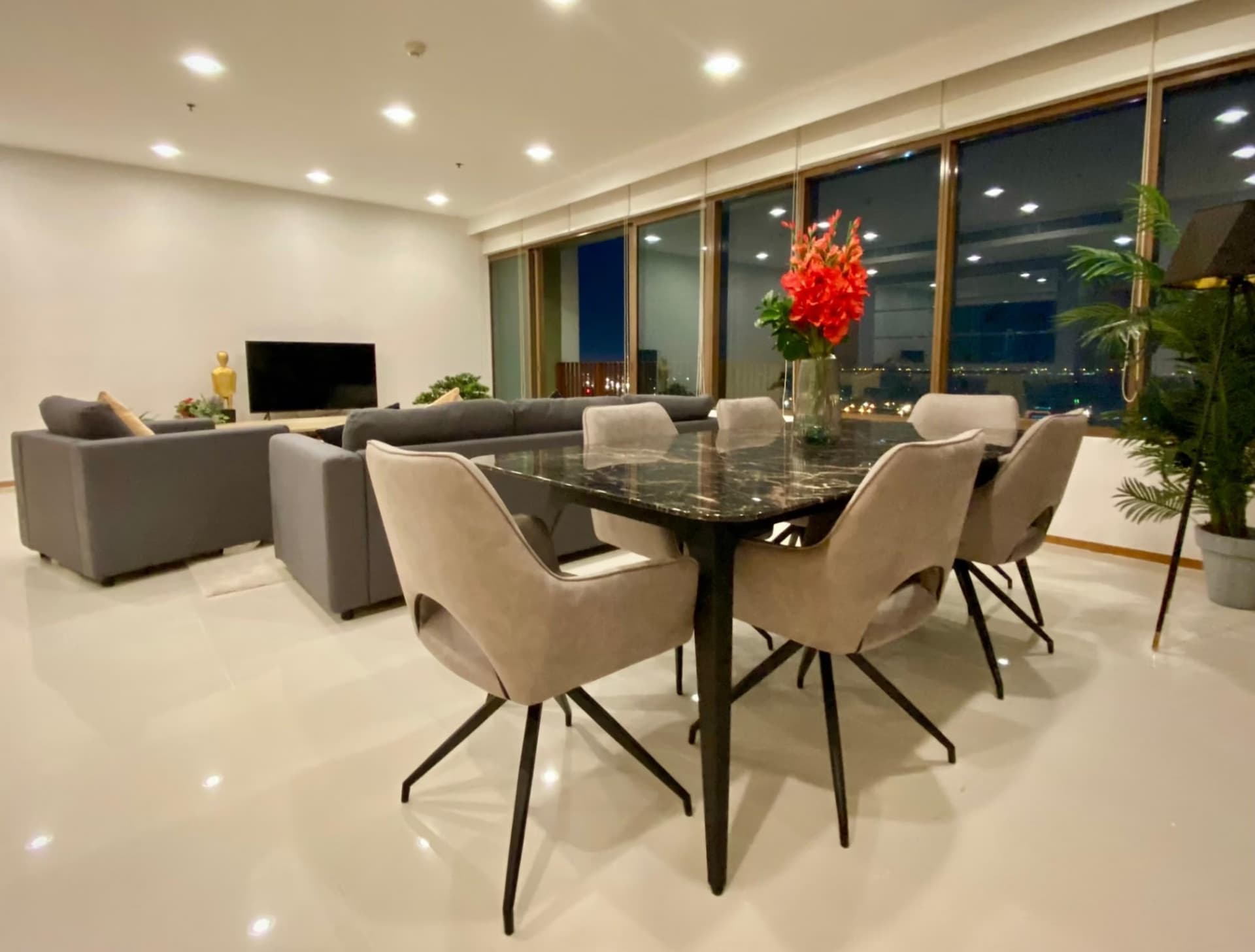 3 Bed Condo for Rent in Khlong Toei - Image 3