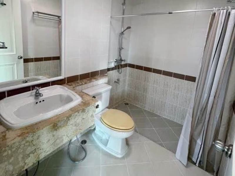 3 Bed Townhouse for Rent in Phra Khanong