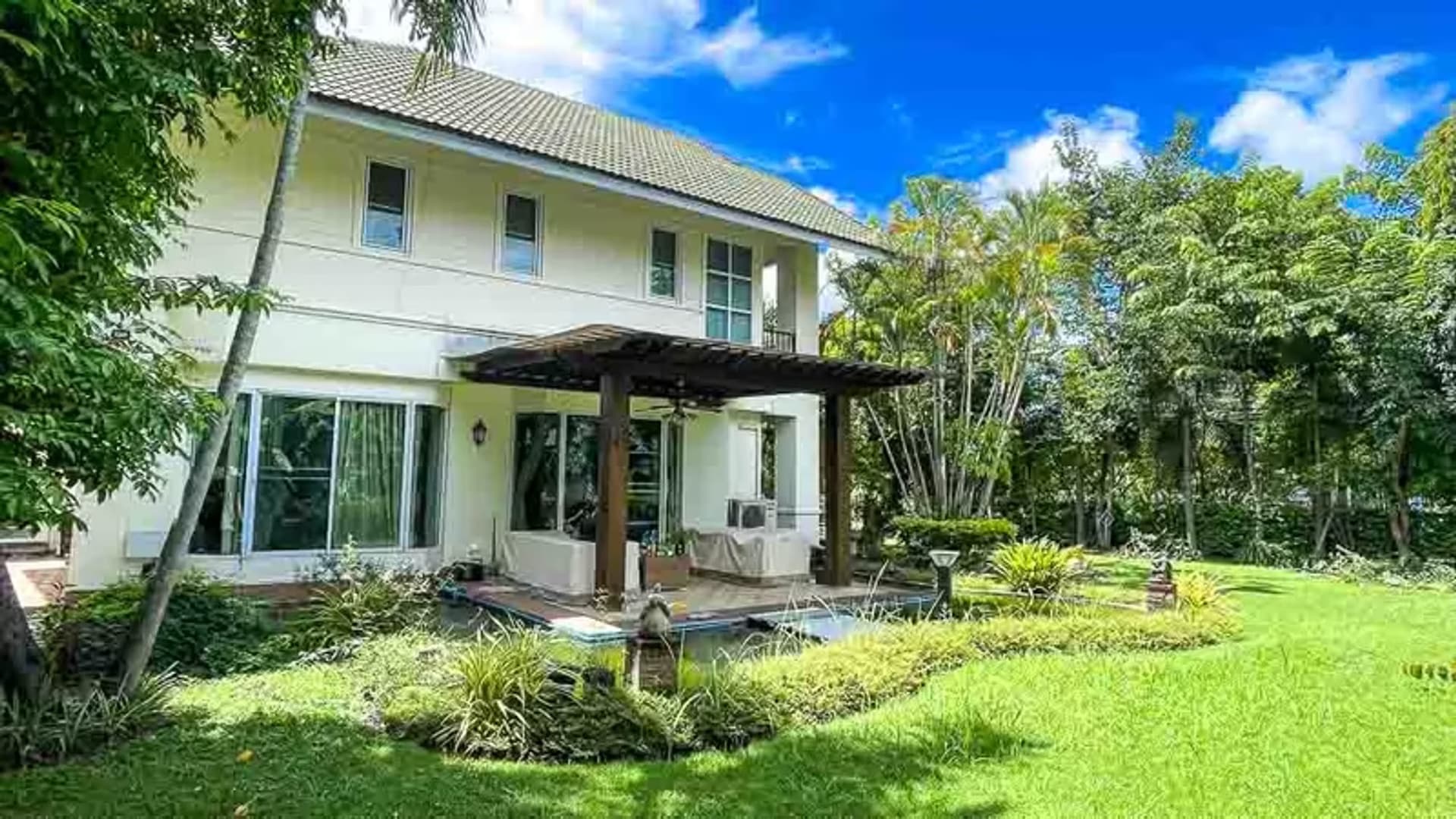 5 Bedroom House - Image 2