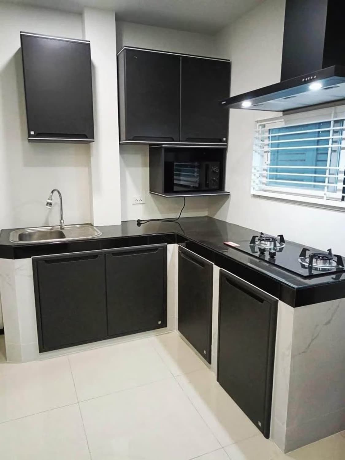 3 Bed House for Rent in Saraphi - Image 5