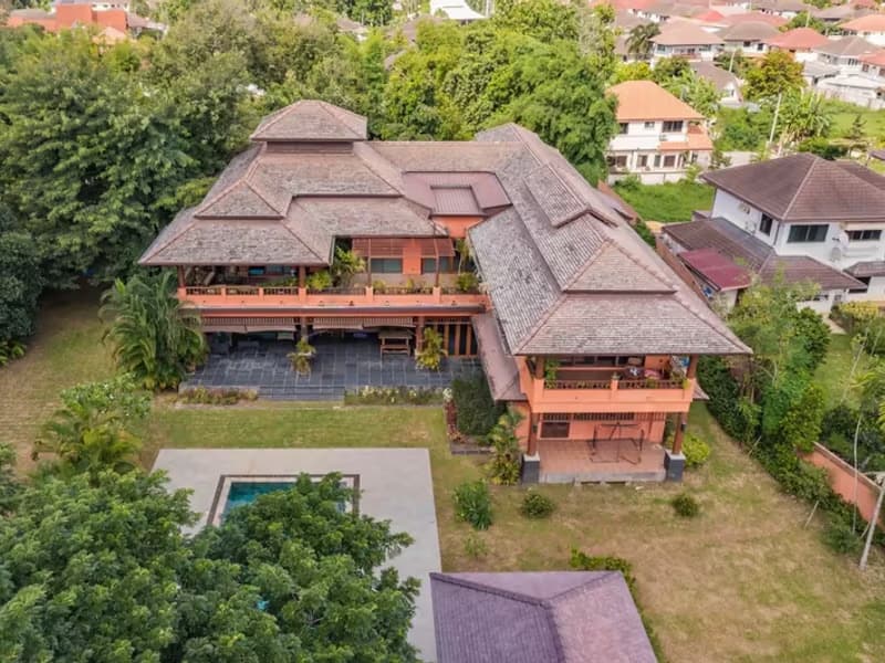 5 Bedroom House