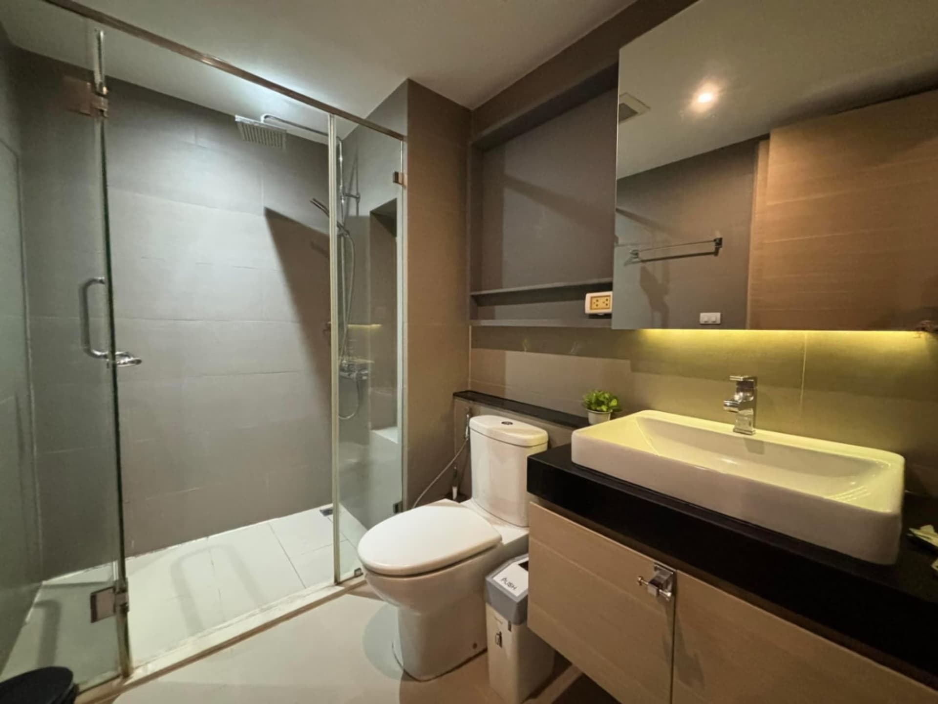 1 ห้องนอน คอนโด สำหรับ จำหน่าย ใน Bang Rak - Image 7