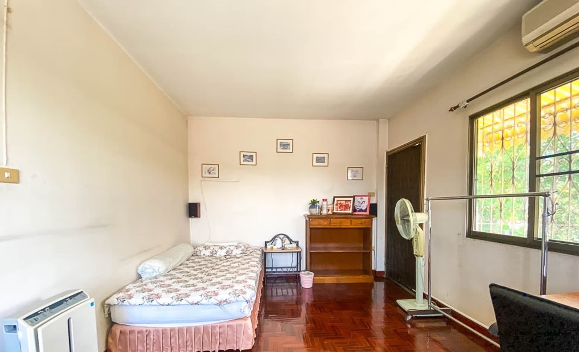 4 Bedroom House - Image 12