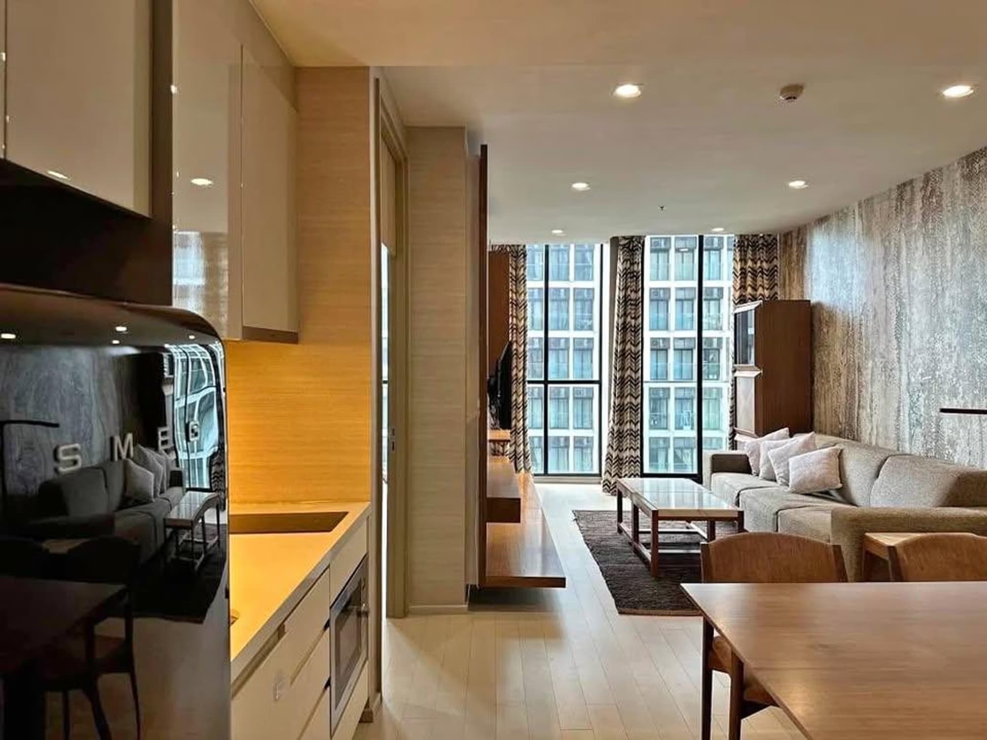 1 Bed Condo for Rent and Sale in Pathum Wan - Image 1