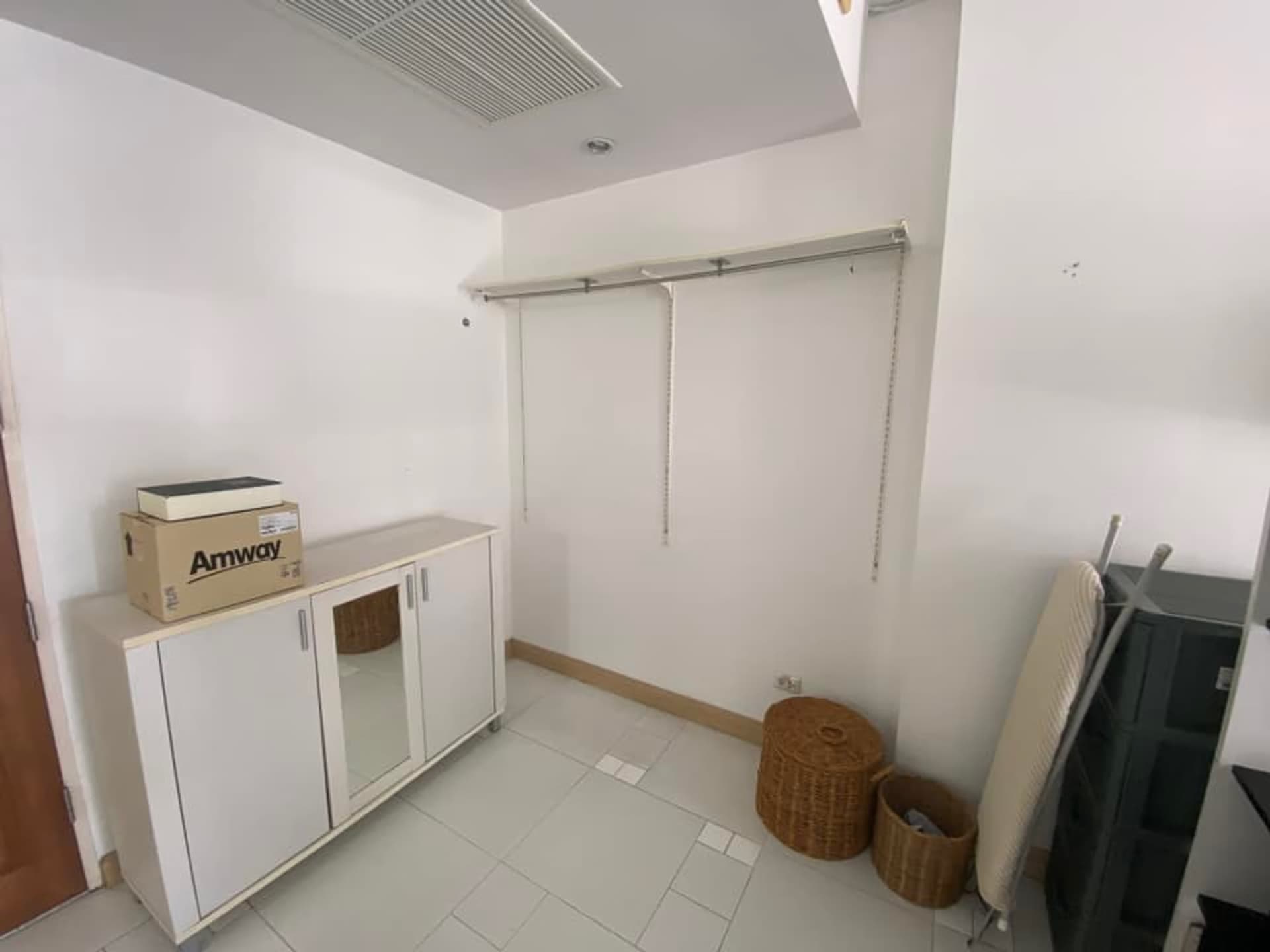 1 Bed Condo for Rent in Khlong San - Image 11