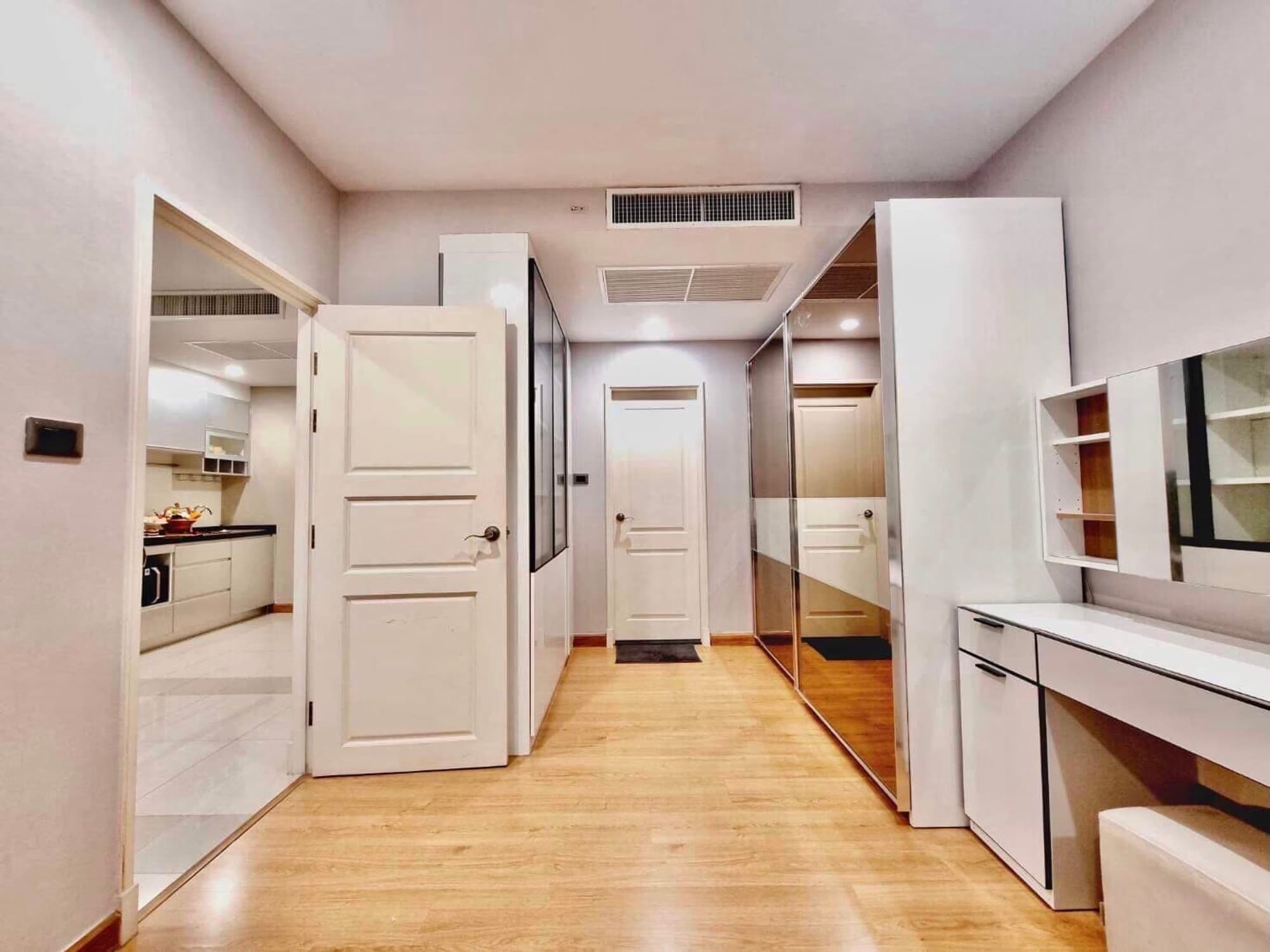 1 Bed Condo for Rent and Sale  Near Thailand Cultural Centre MRT - Image 19