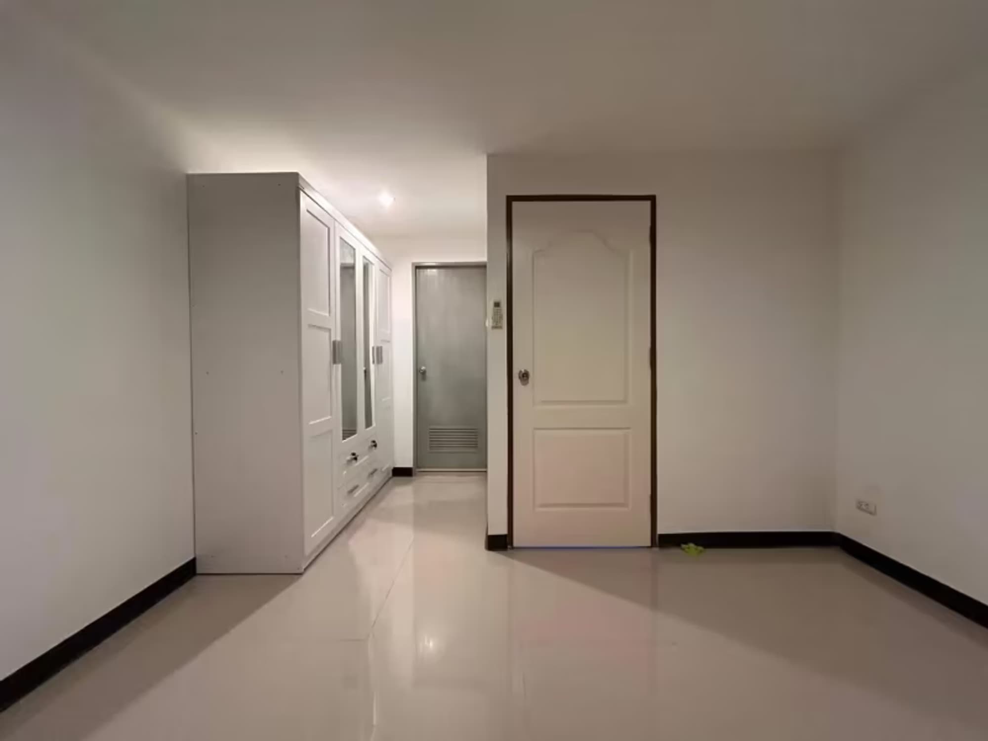 1 Bedroom Condo - Image 7