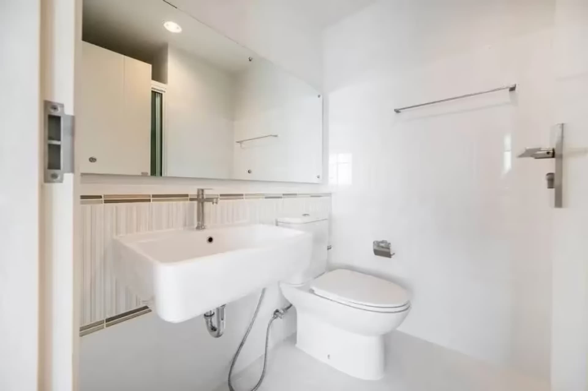 2 Bedroom House - Image 2