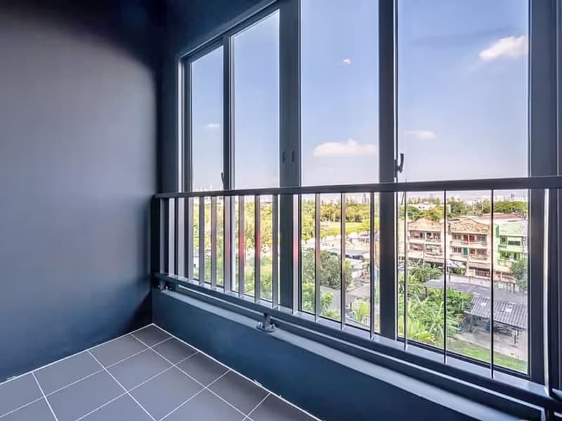 1 Bedroom Condo