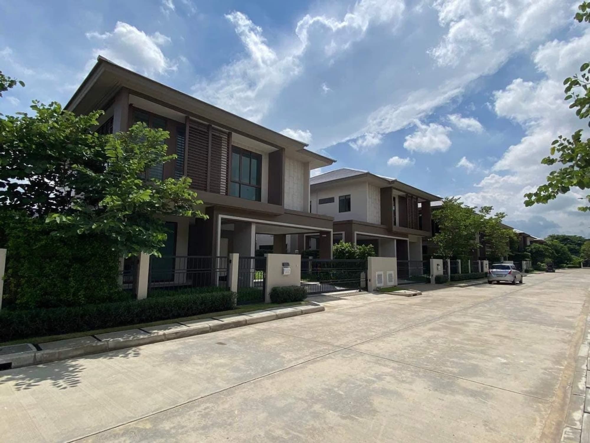 4 ห้องนอน House สำหรับ จำหน่าย ใน บางกะปิ - Image 1