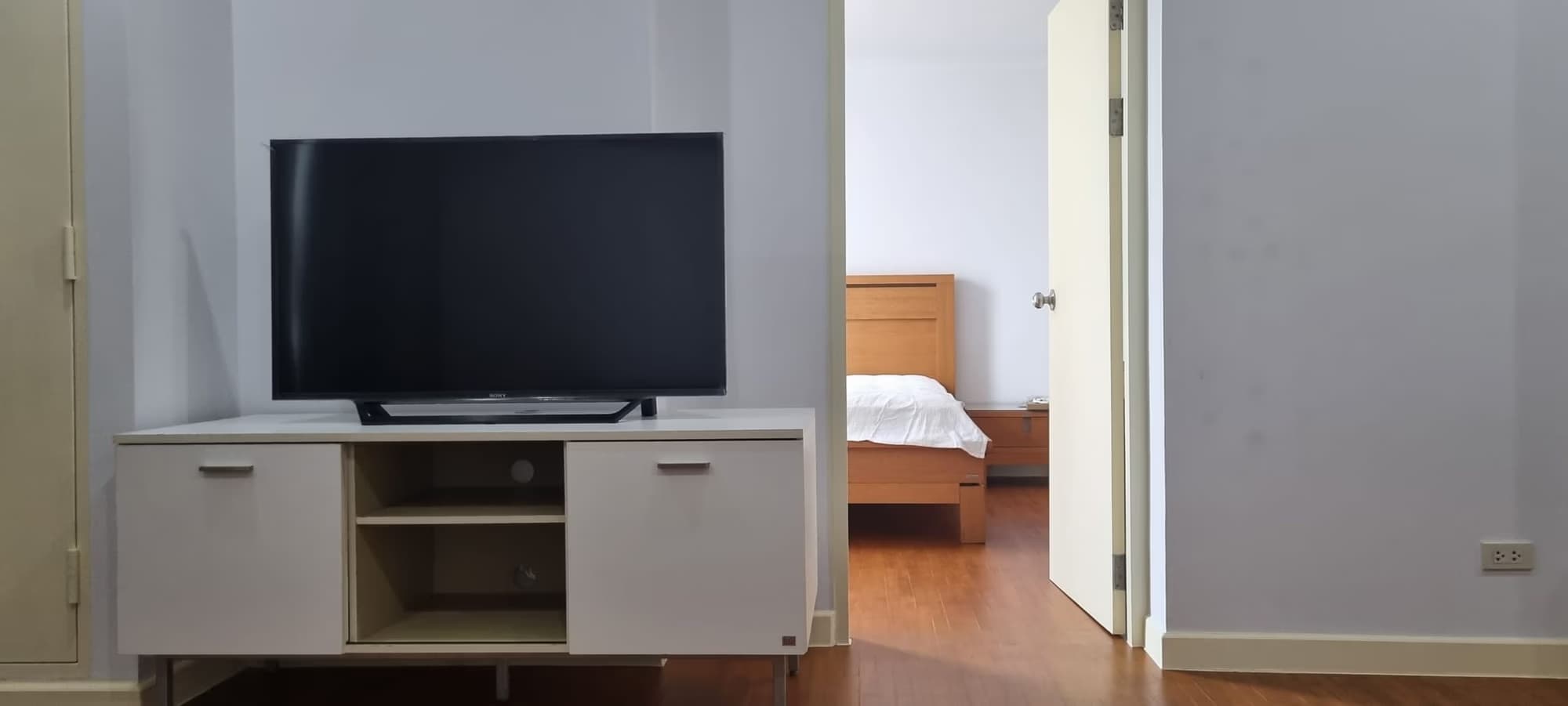 1 Bed Condo for Rent in Khlong Toei - Image 8