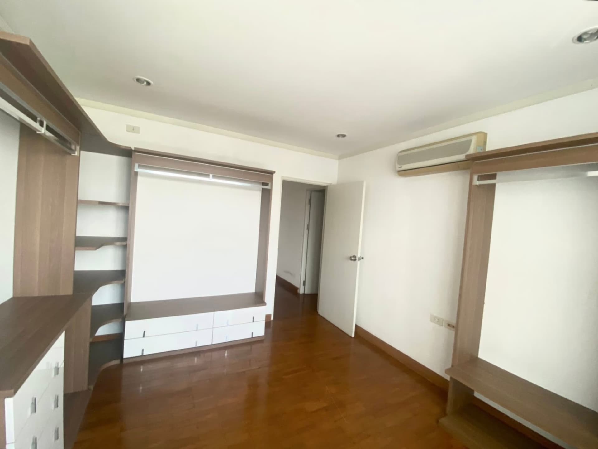 3 Bed Condo for Sale in Sathon - Image 23