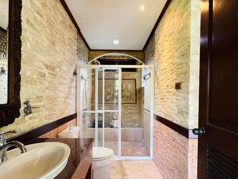 5 Bed House for Sale in Hang Dong