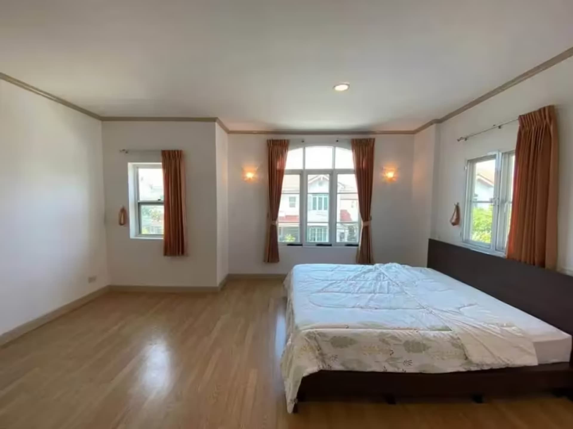 3 Bedroom House - Image 5