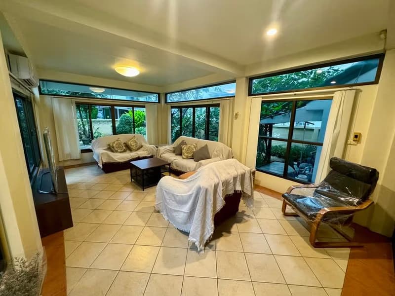4 Bed House for Rent in Sathon