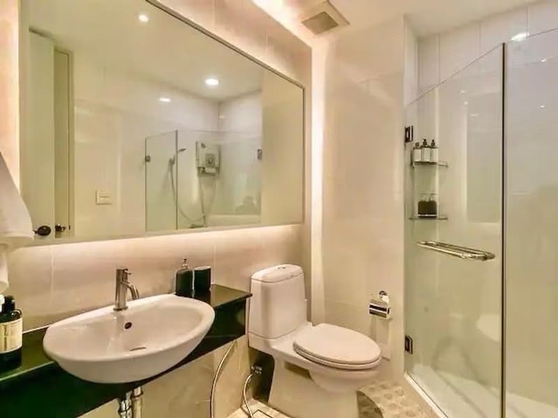 2 Bed Condo for Rent in Khlong Toei
