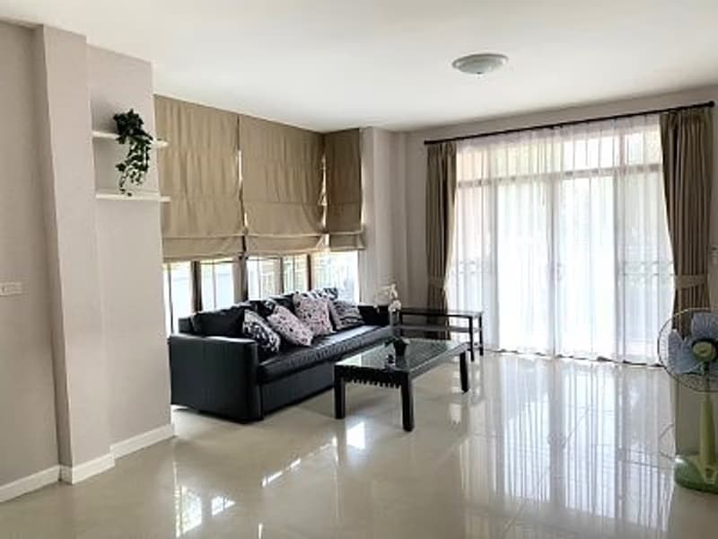 3 Bed House for Rent in Bang Phli