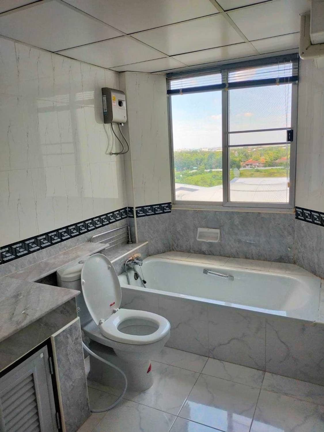2 Bed Condo for Sale in Bang Phli - Image 9