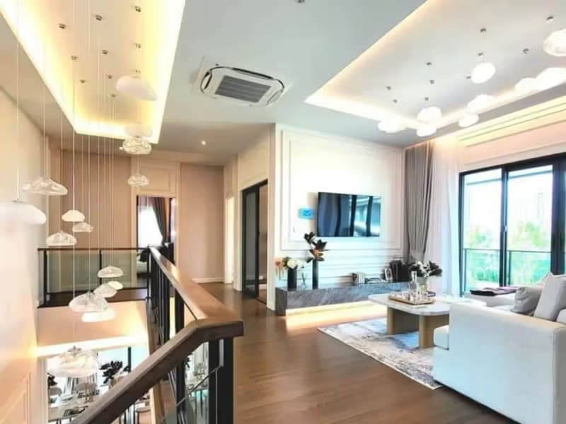 5 Bedroom House