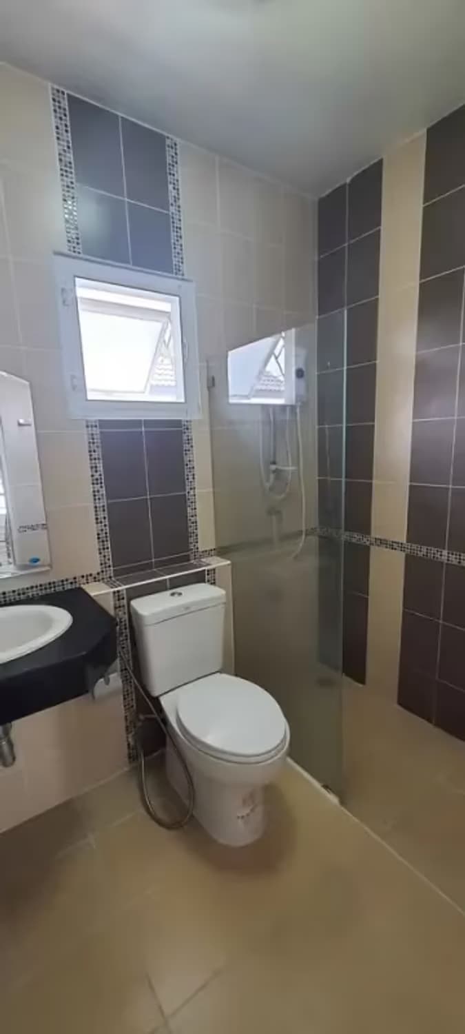 3 Bedroom House - Image 9