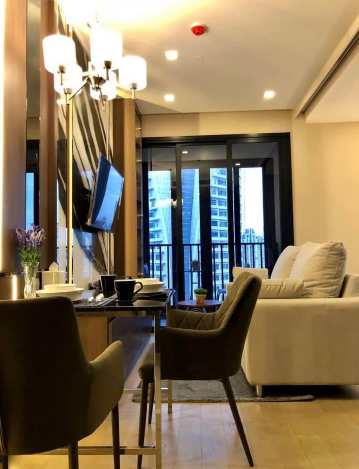 1 Bedroom Condo for Rent at Ashton Asoke - Image 2