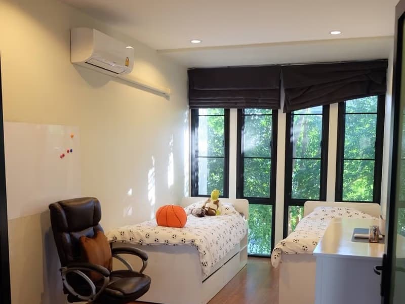 4 Bed House for Rent in Bang Phli