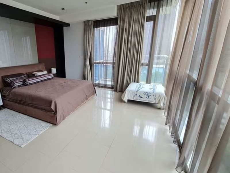 3 Bed Condo for Sale  Near Phloen Chit BTS