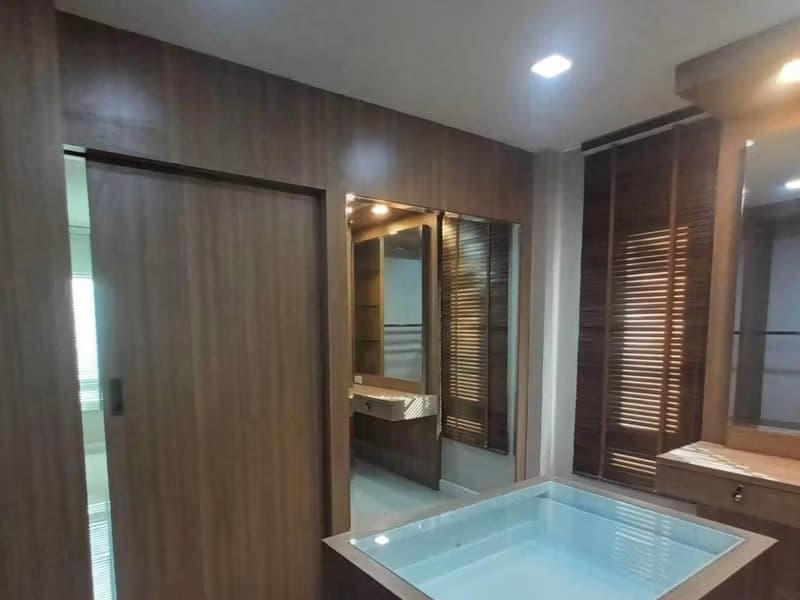 5 Bed House for Rent and Sale in Prawet