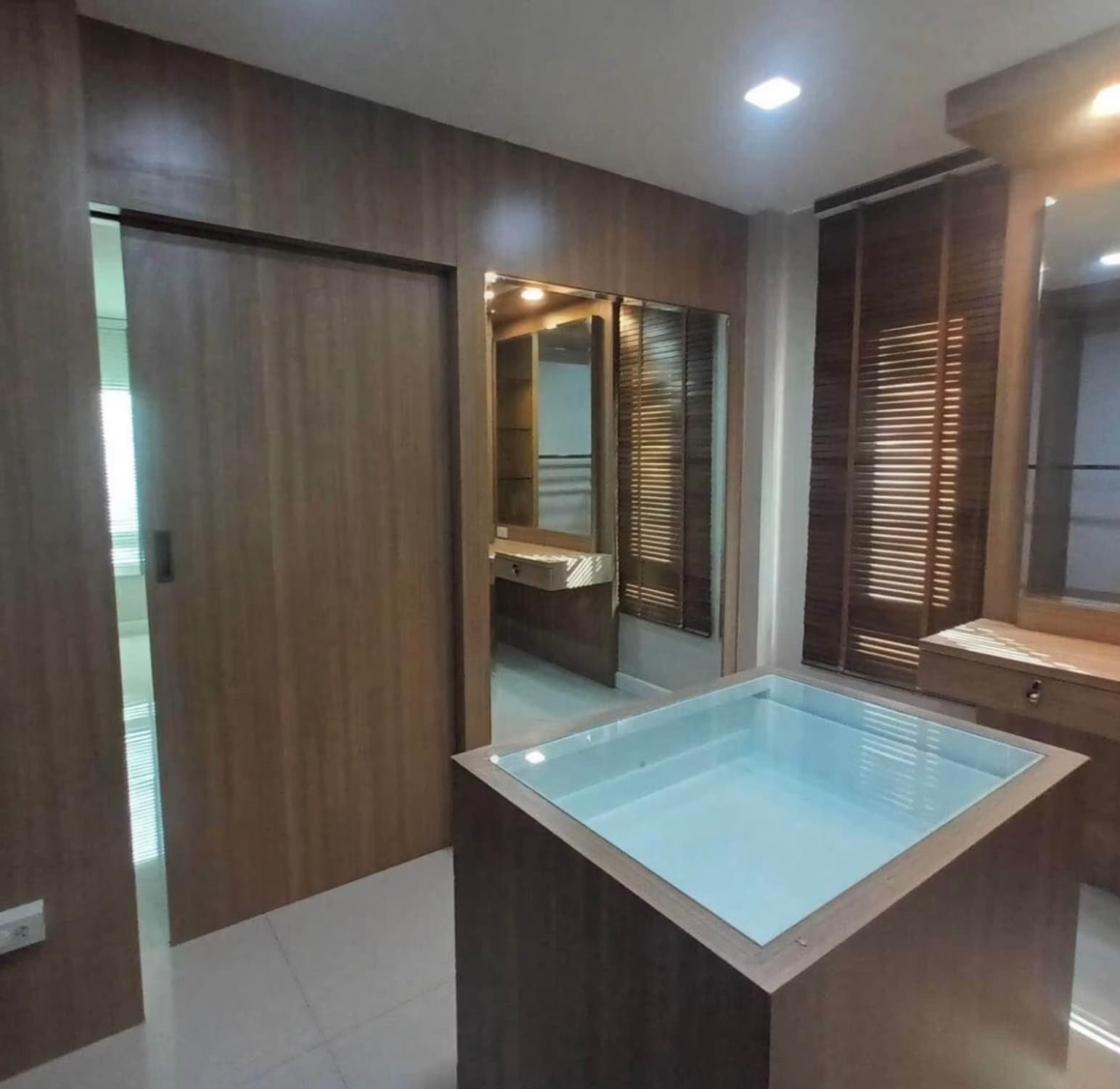 5 Bed House for Rent and Sale in Prawet - Image 4