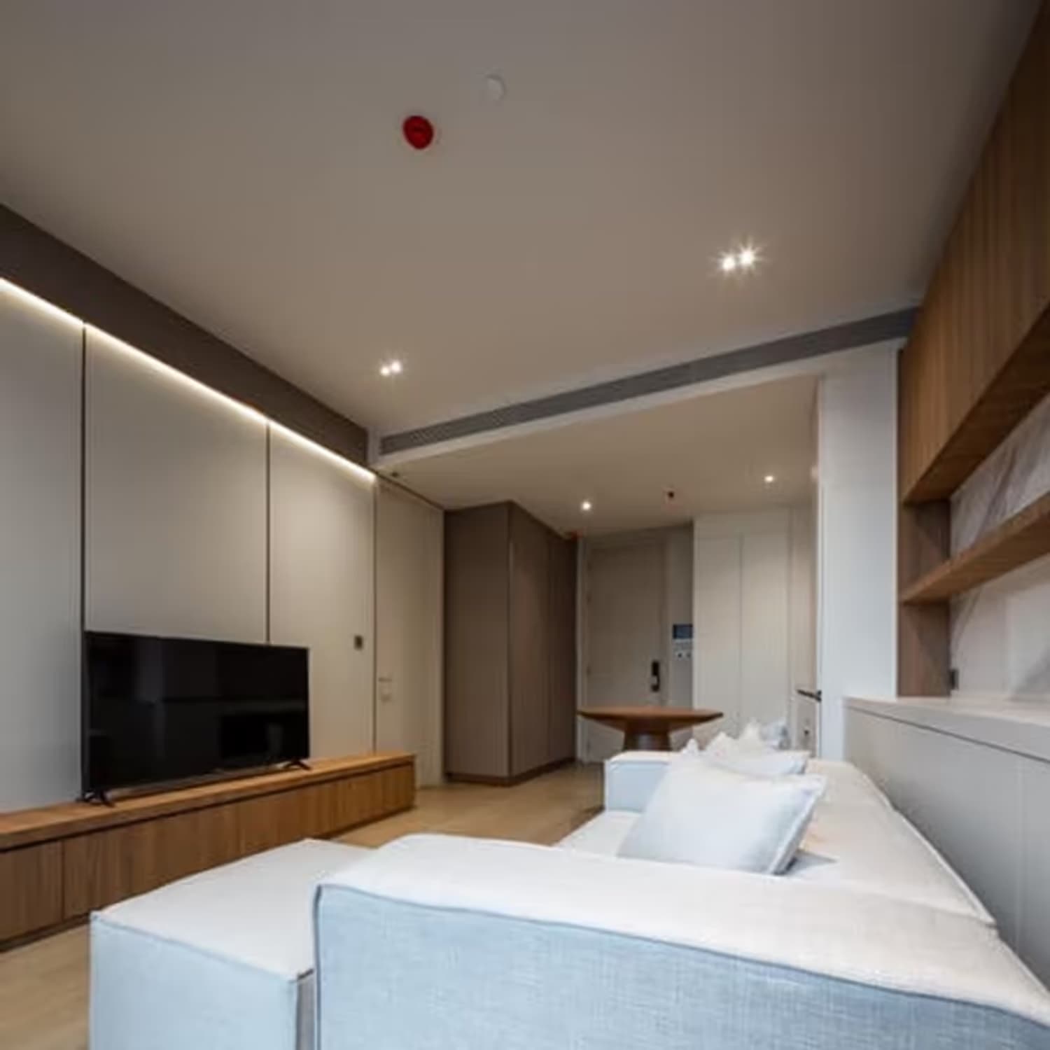  Condo for Rent at The Strand Thonglor - Image 9