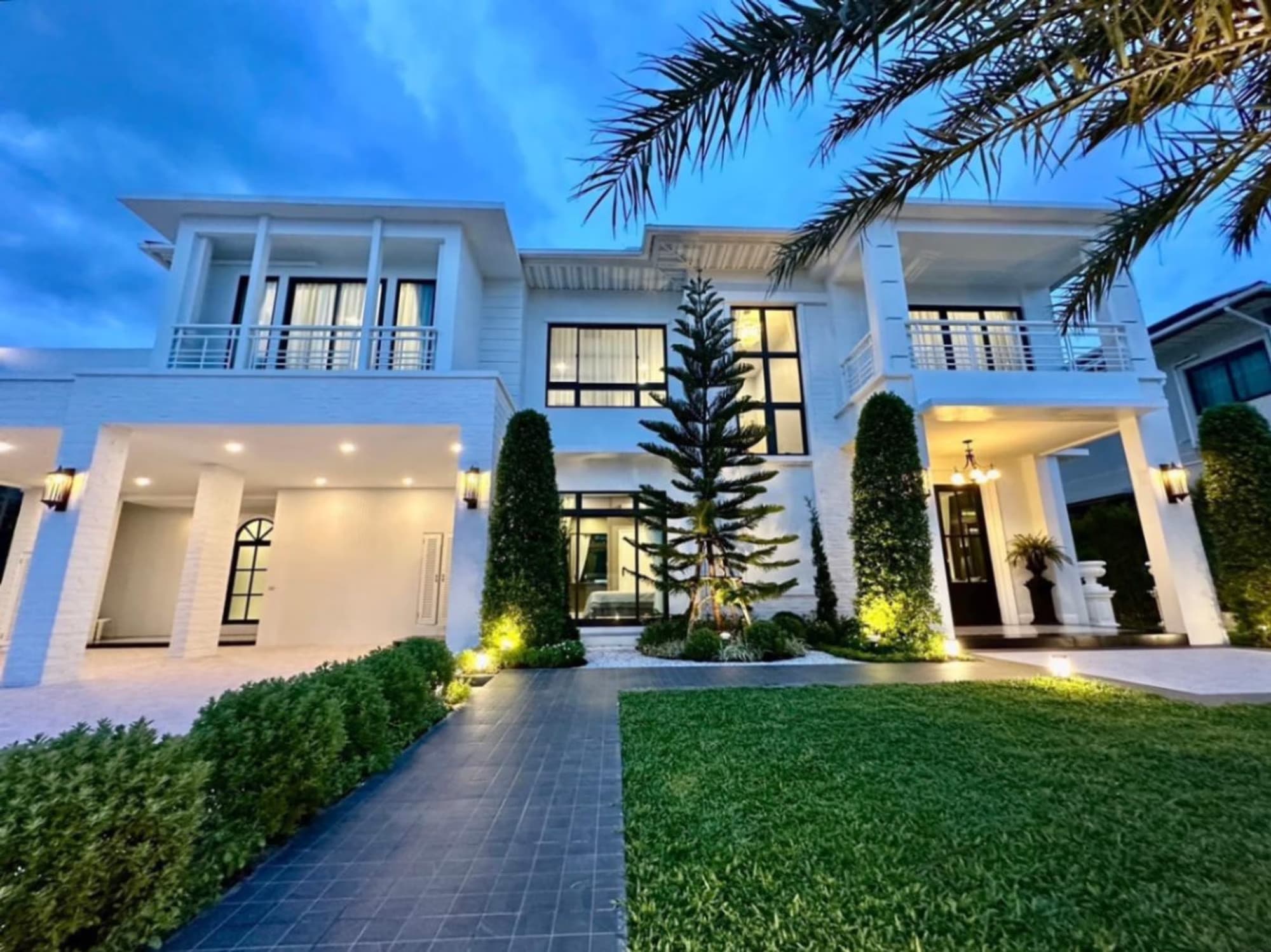 5 Bed House for Rent in Bang Phli, Samut Prakan - Image 1