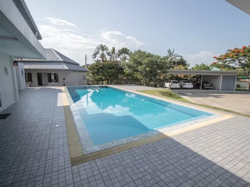 5 Bedroom House