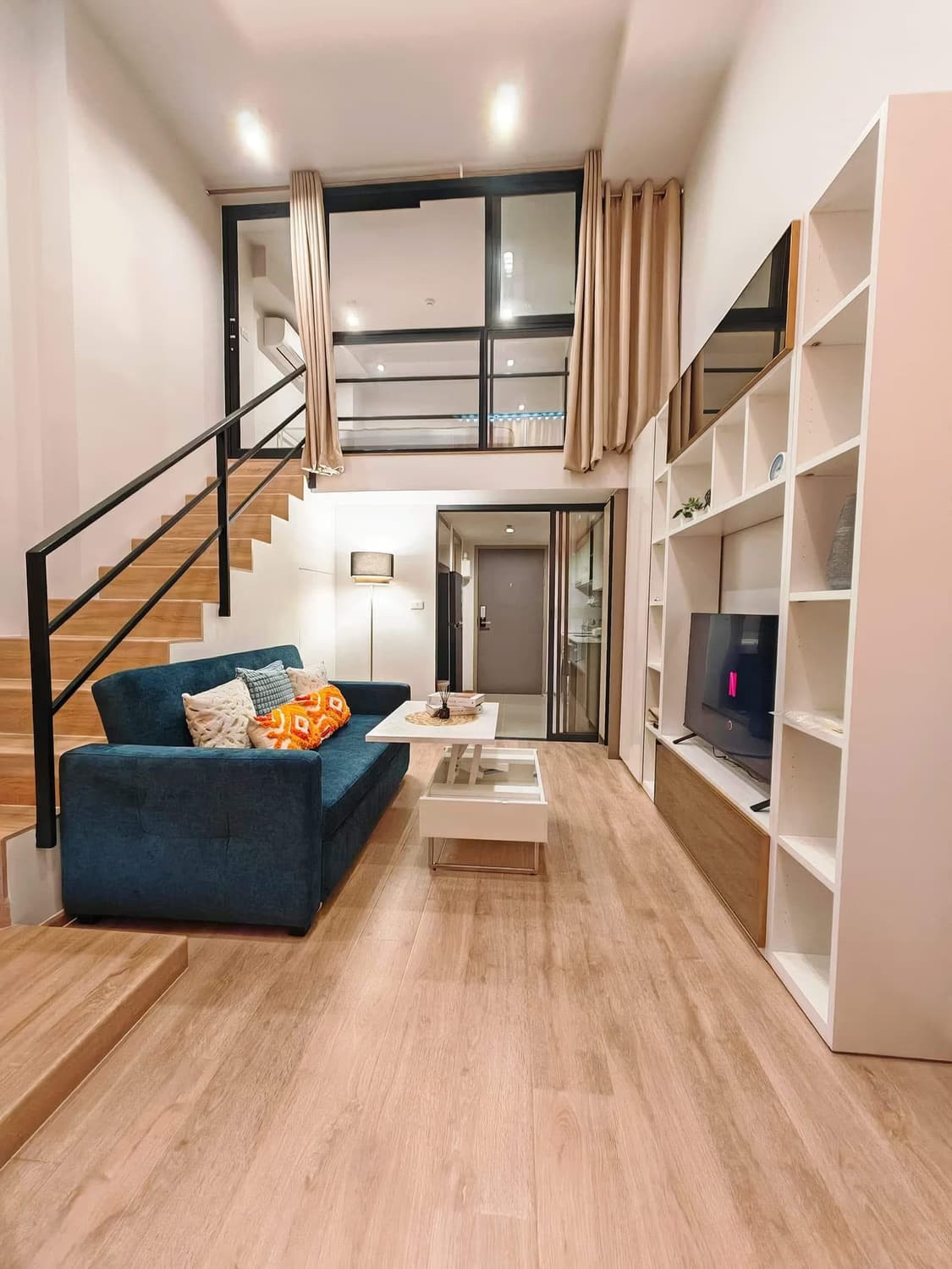 1 Bed Condo for Rent in Huai Khwang - Image 2