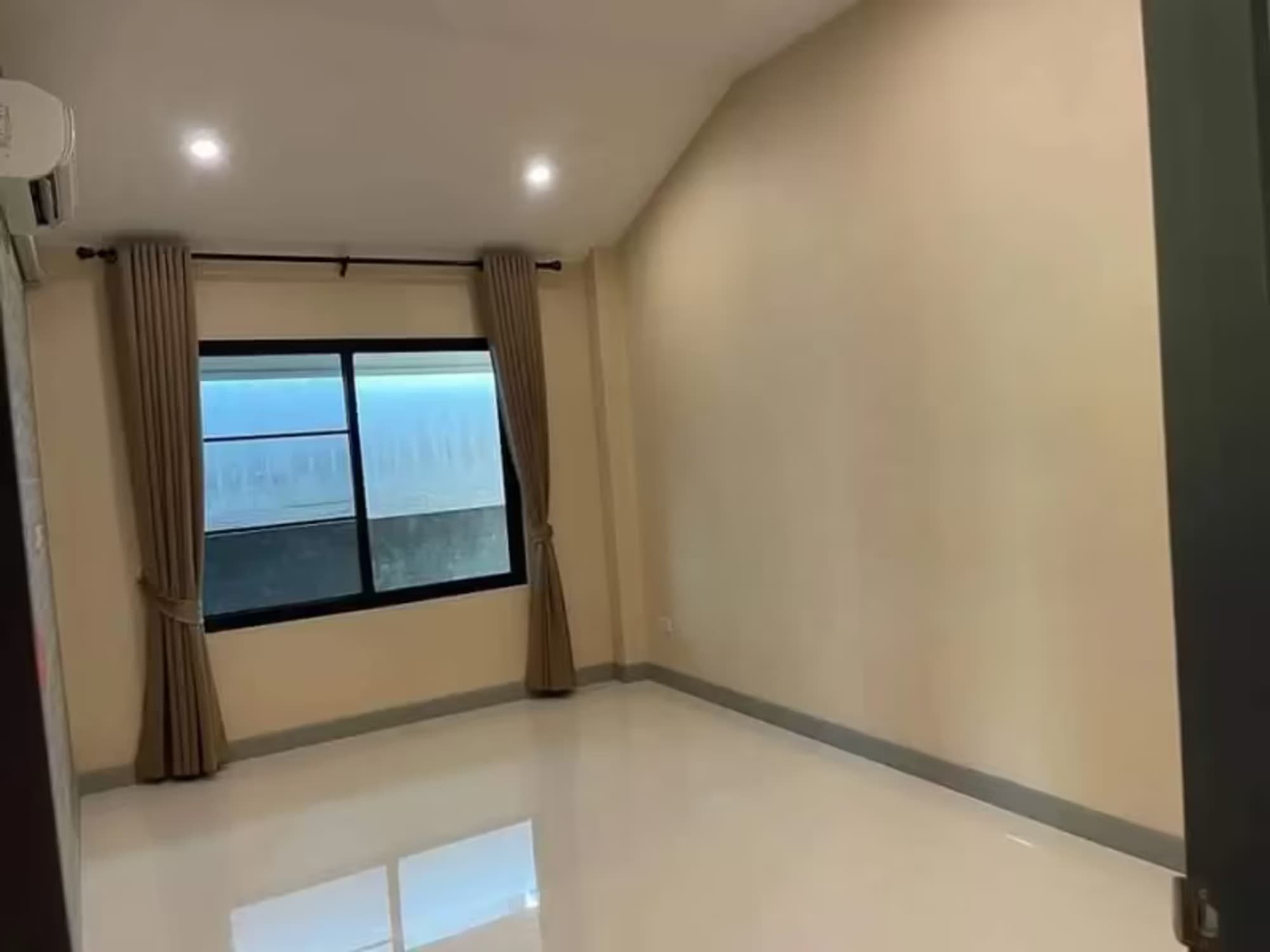 3 Bedroom House - Image 12