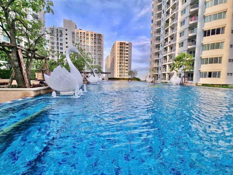 1 Bed Condo for Rent and Sale  Near Thailand Cultural Centre MRT