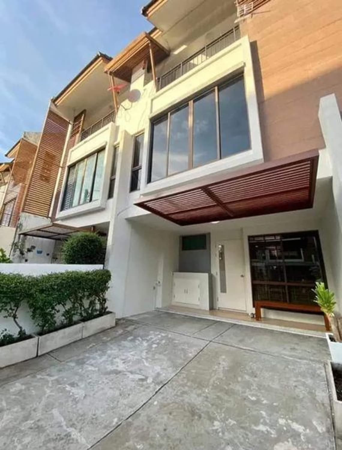 3 Bed House for Rent  Near Bang Chak BTS - Image 2