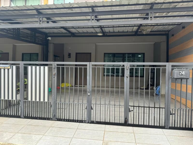 3 Bed Townhouse for Rent in Prawet