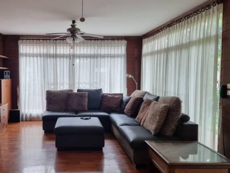 10 Bed House for Rent and Sale in San Sai
