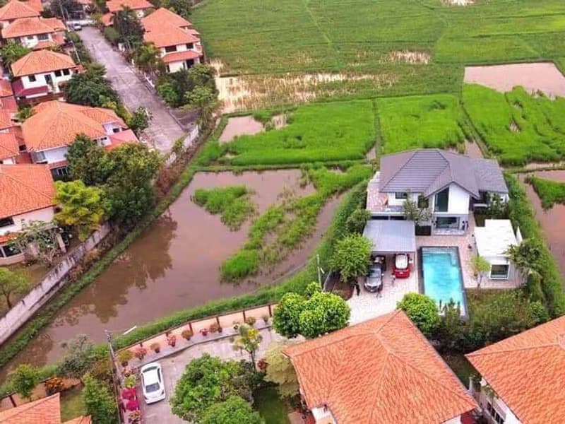 5 Bedroom House