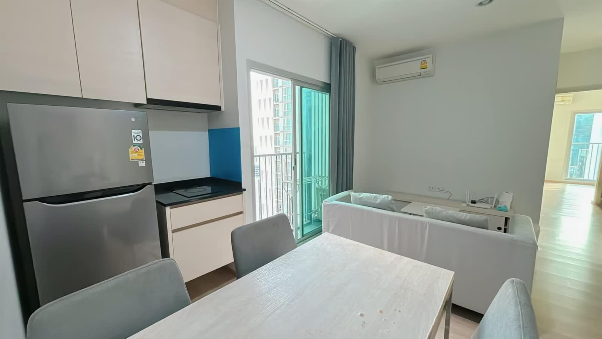 2 Bed Condo for Rent in Huai Khwang - Image 5