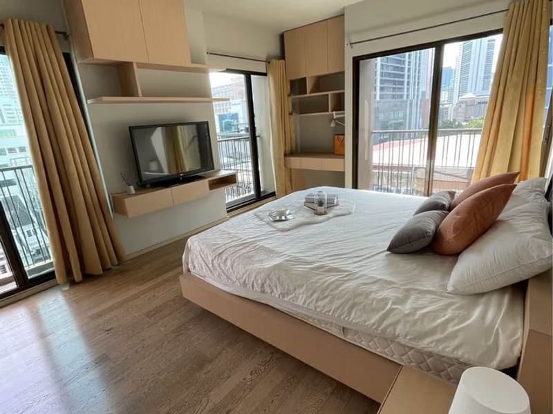 Condo for Rent at Noble Refine